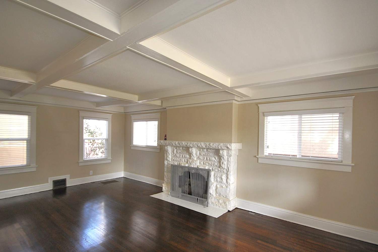 1613 W 49th St photo 2