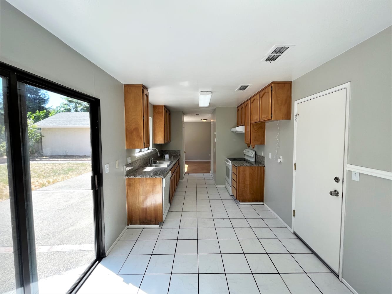 3561 Binghamton Dr photo 5