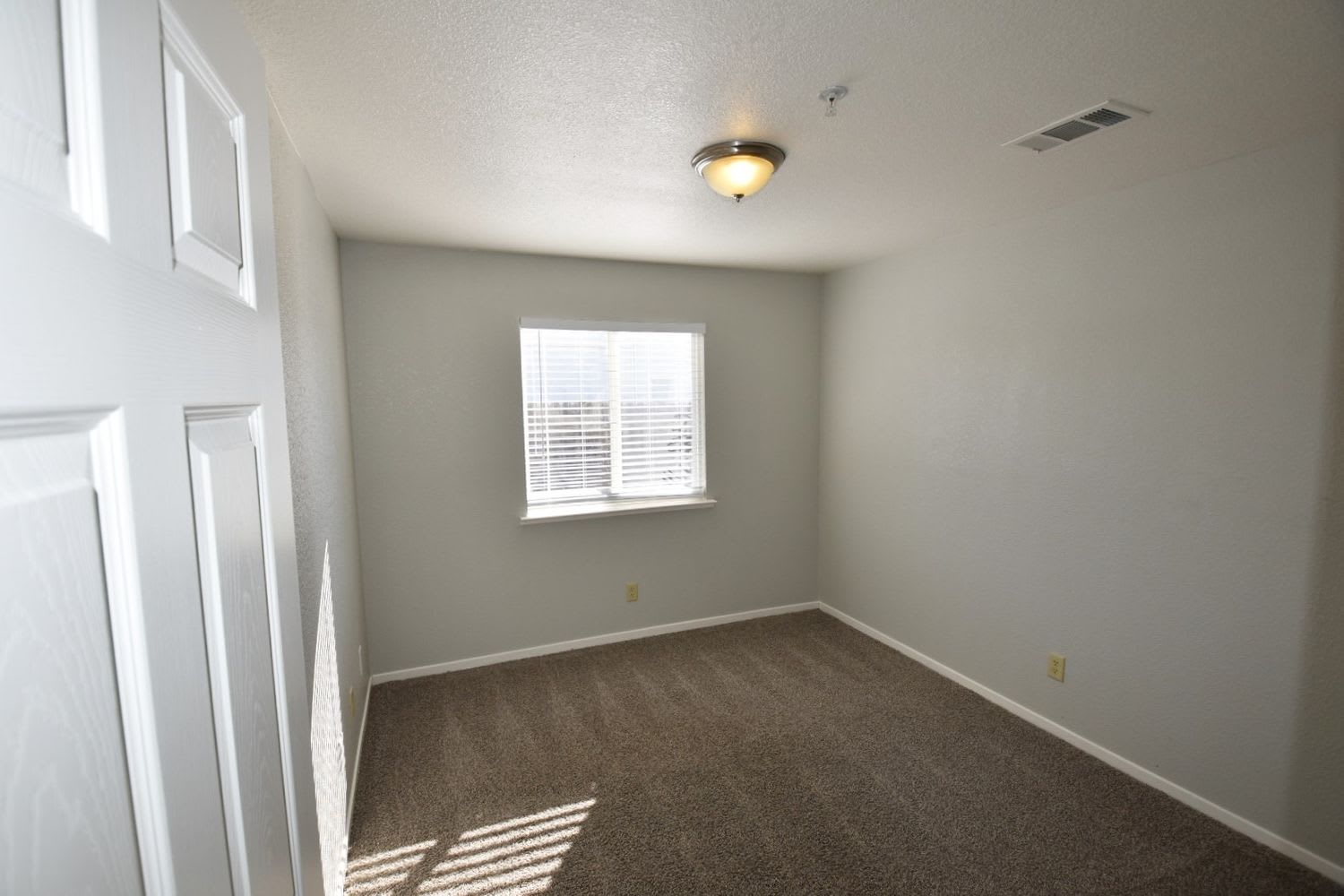 25964 Craig St photo 5