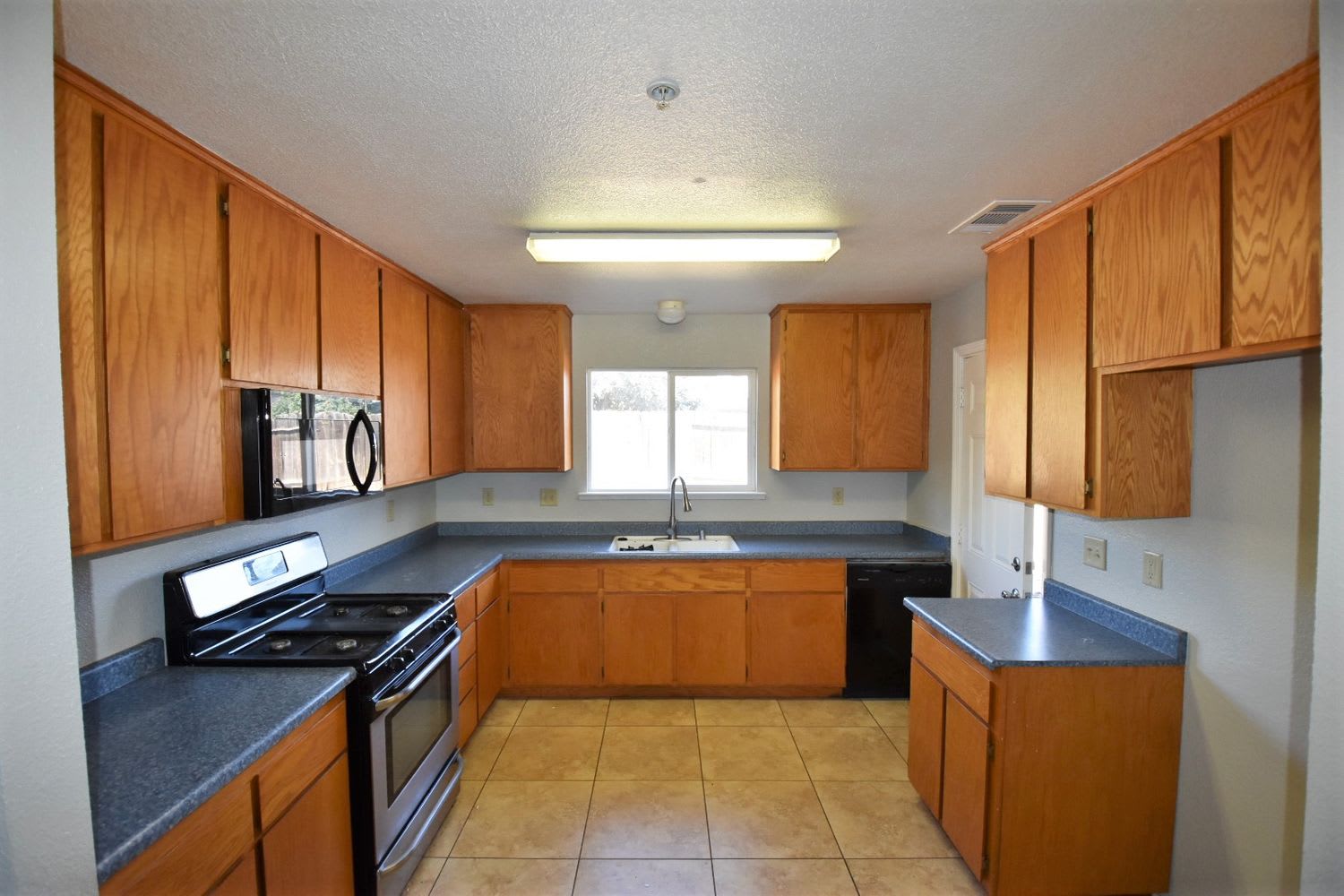 25964 Craig St photo 3