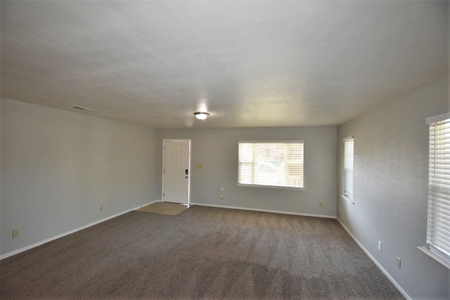 25964 Craig St photo 2