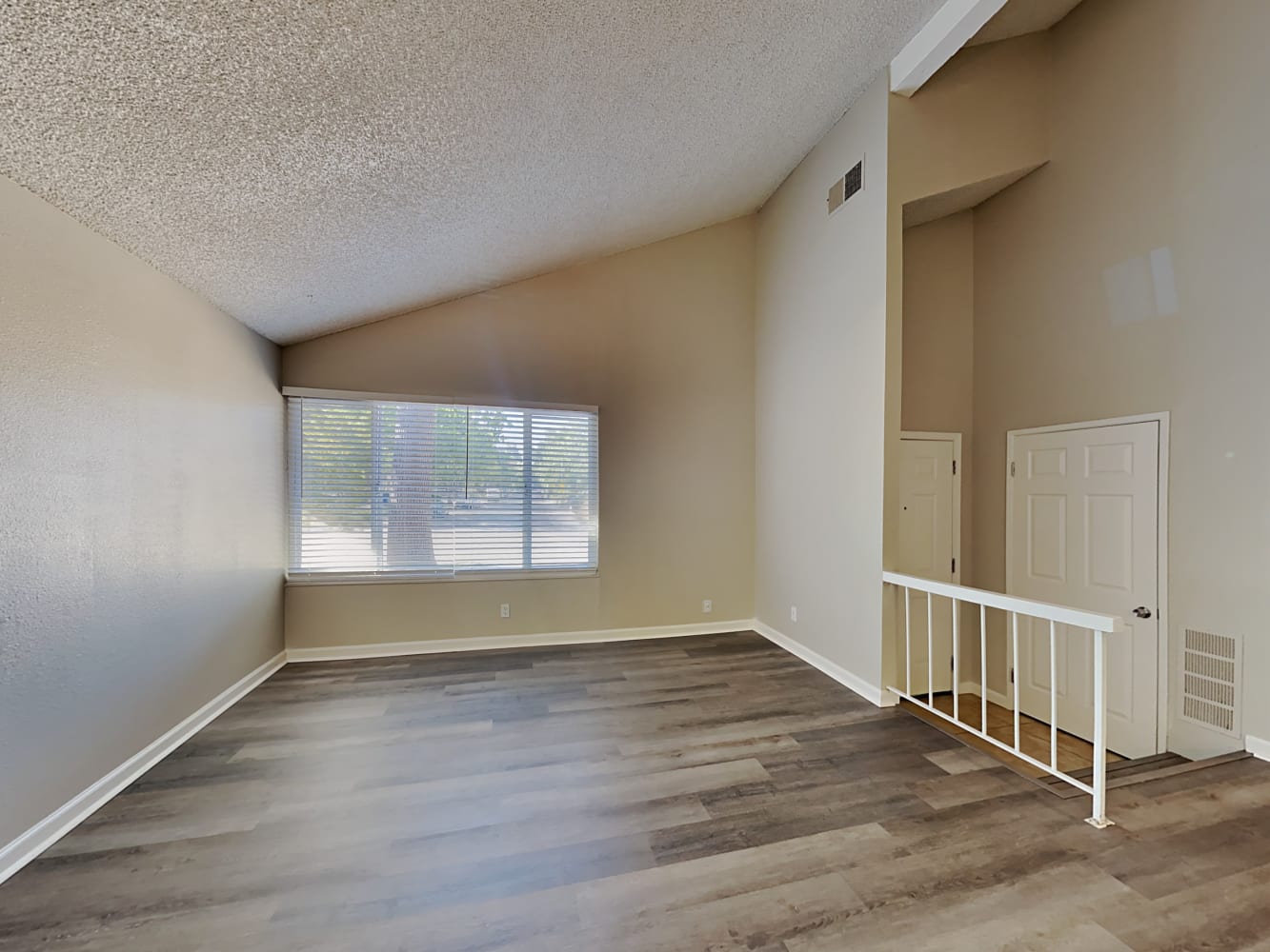 9236 Linda Rio Dr photo 4