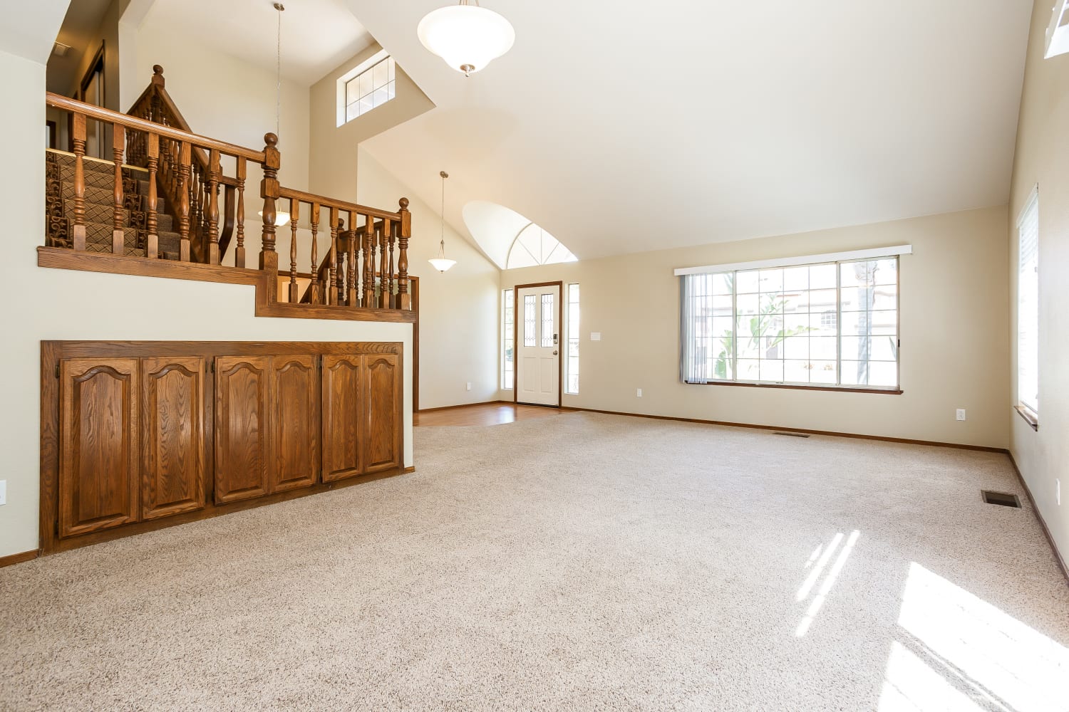 880 Fieldstone Ct photo 3