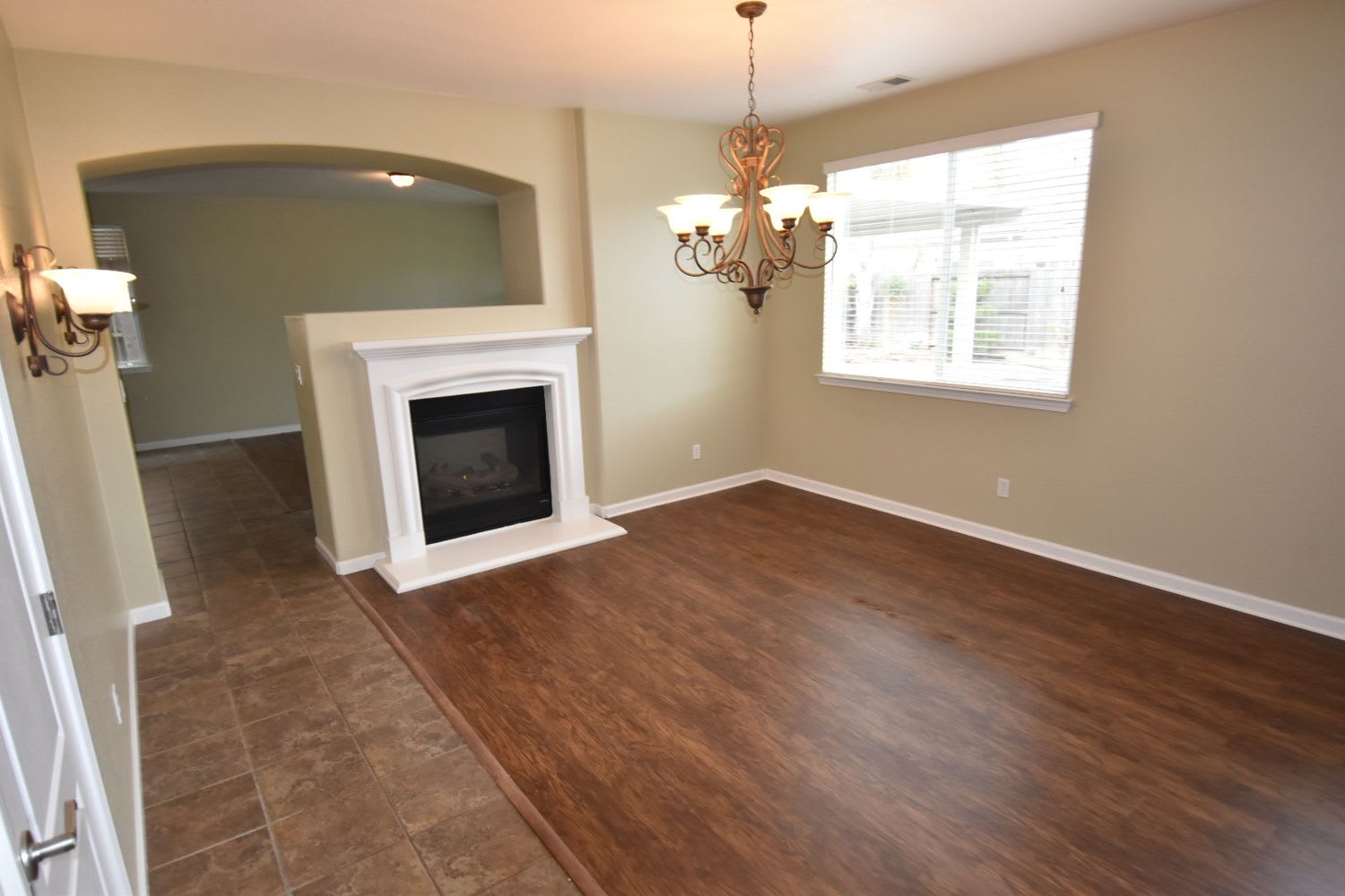 2041 Waterville Dr photo 2