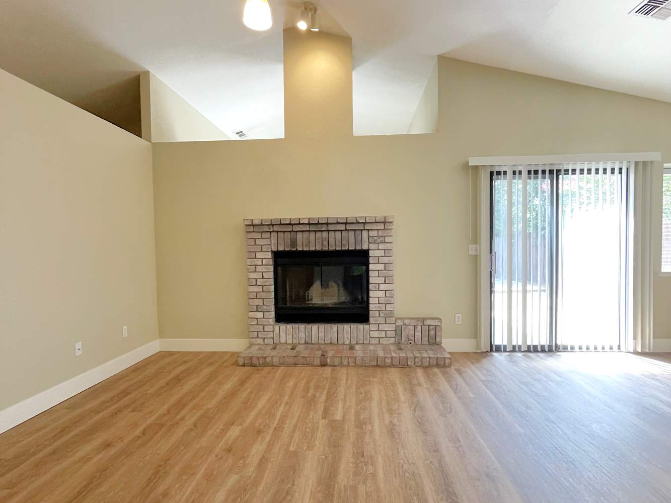 3462 Lowther Way photo 5