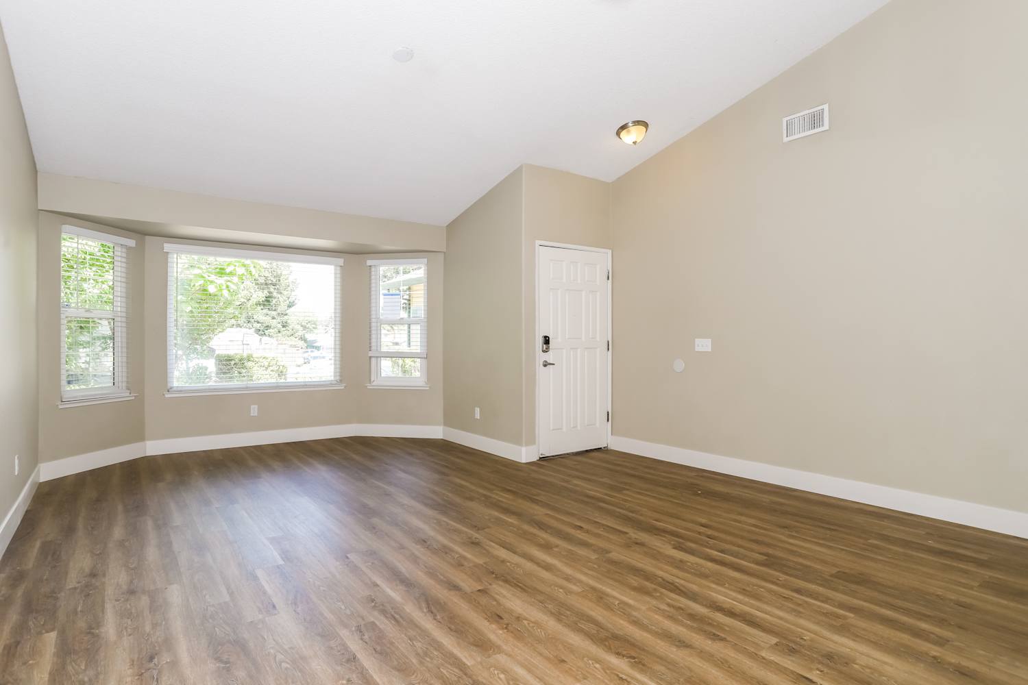 4913 Adorn Ct photo 3