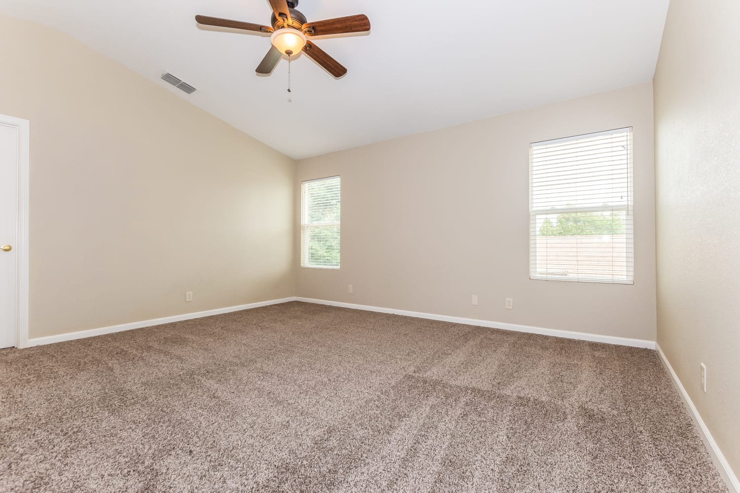 1687 Presidio Way photo 3