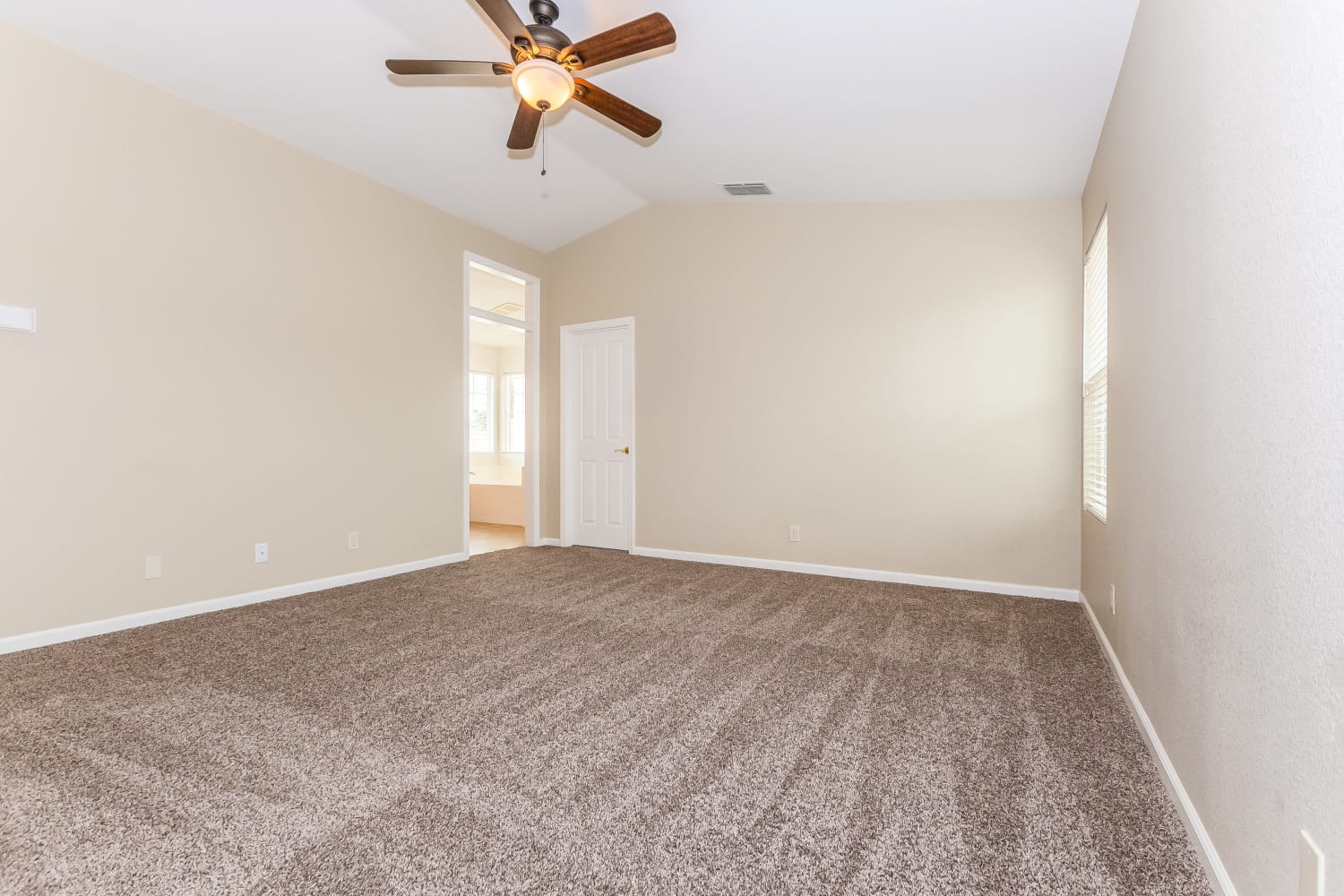 1687 Presidio Way photo 5