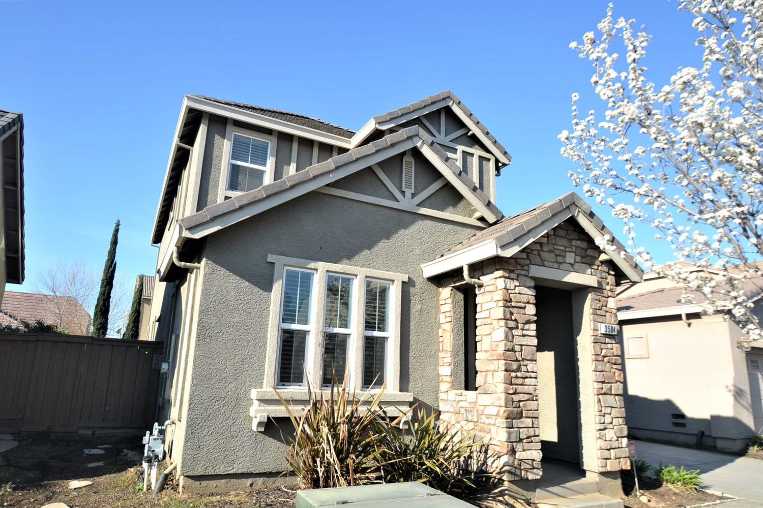 3584 Rainsong Cir photo 2