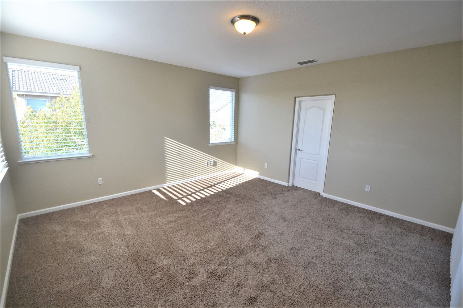 3584 Rainsong Cir photo 4