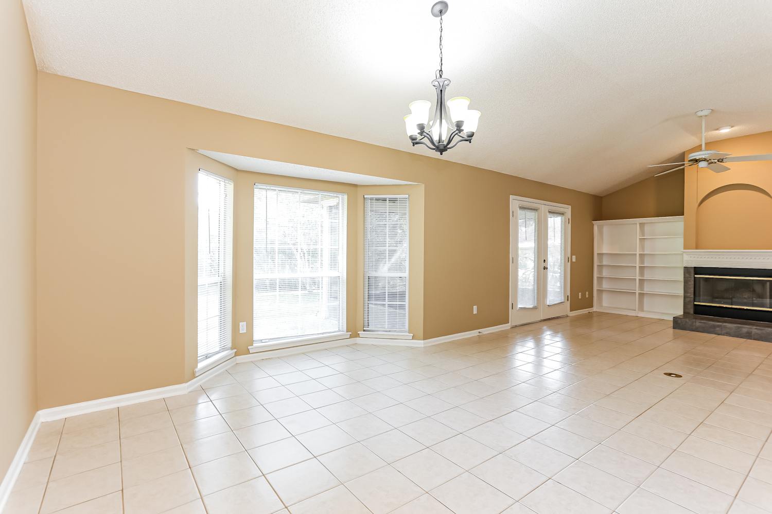 1541 Shelter Cove Dr photo 5