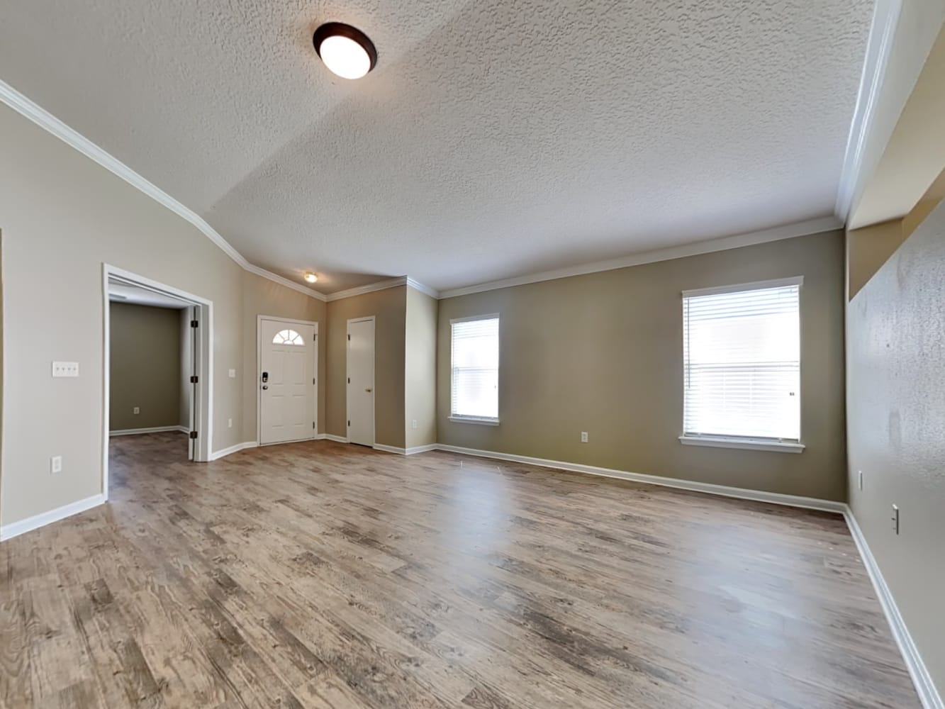 2234 Justin Lake Dr photo 4