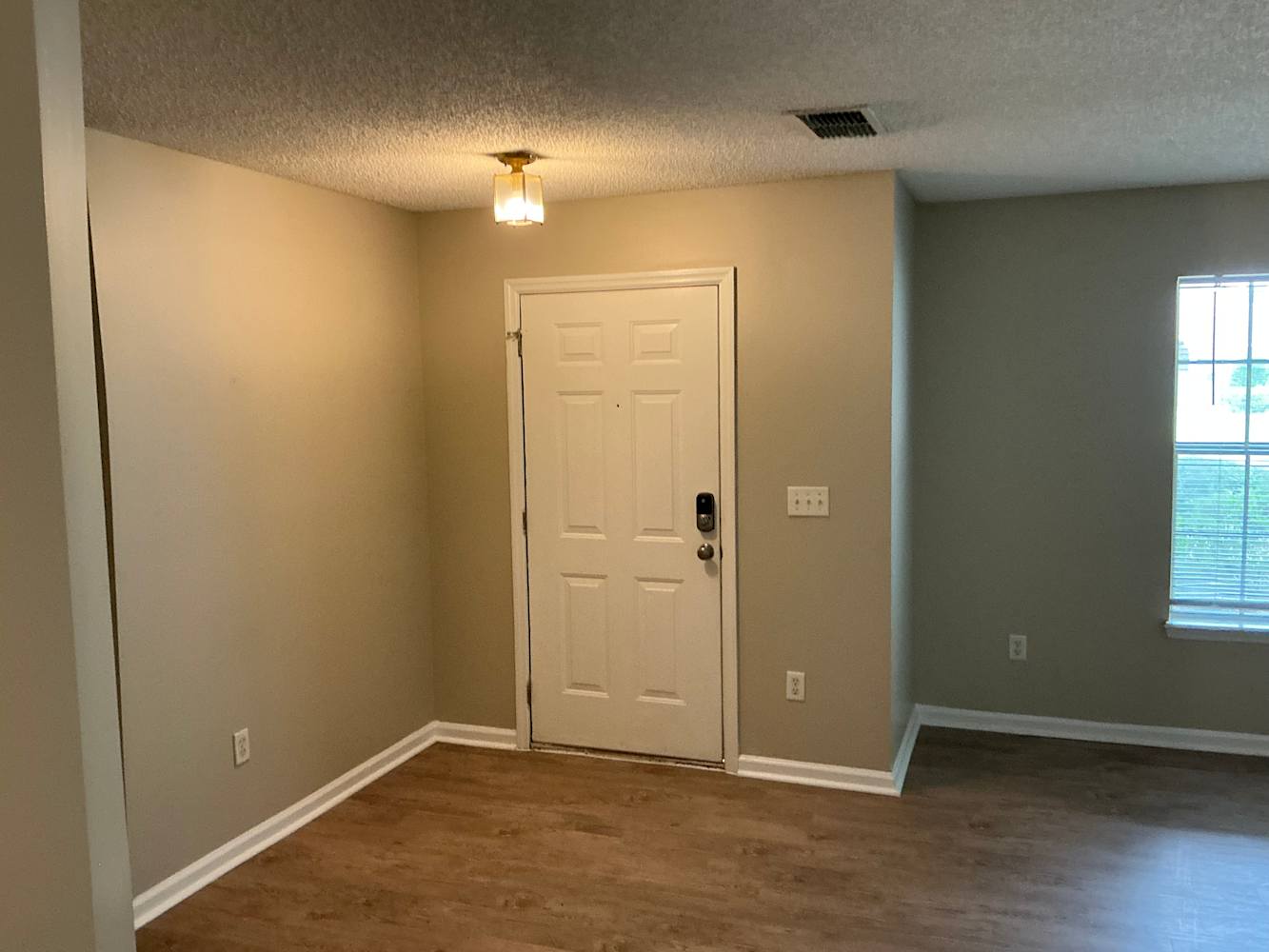 13581 Ashford Wood Ct E photo 4
