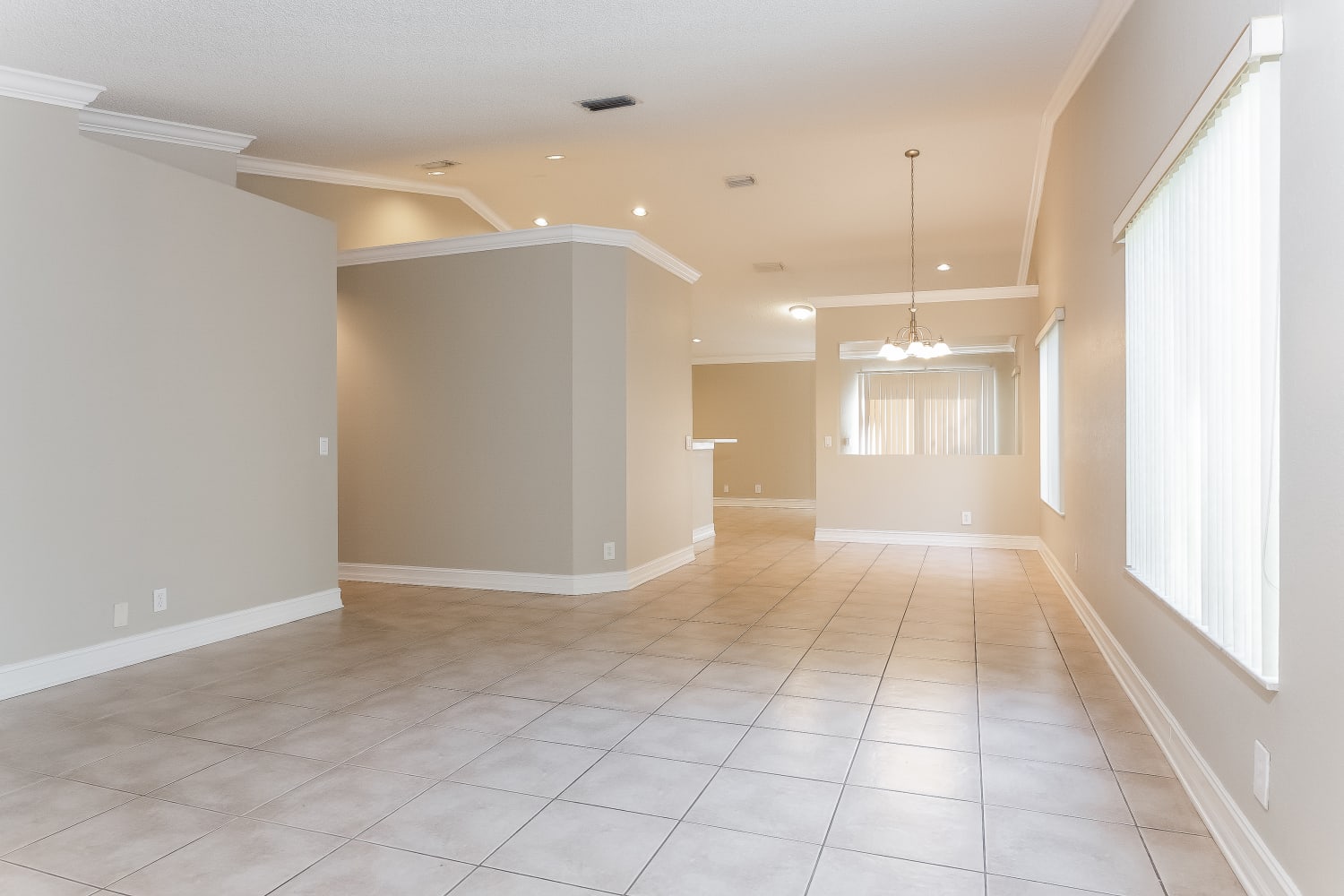 4266 Greenbriar Ln photo 5