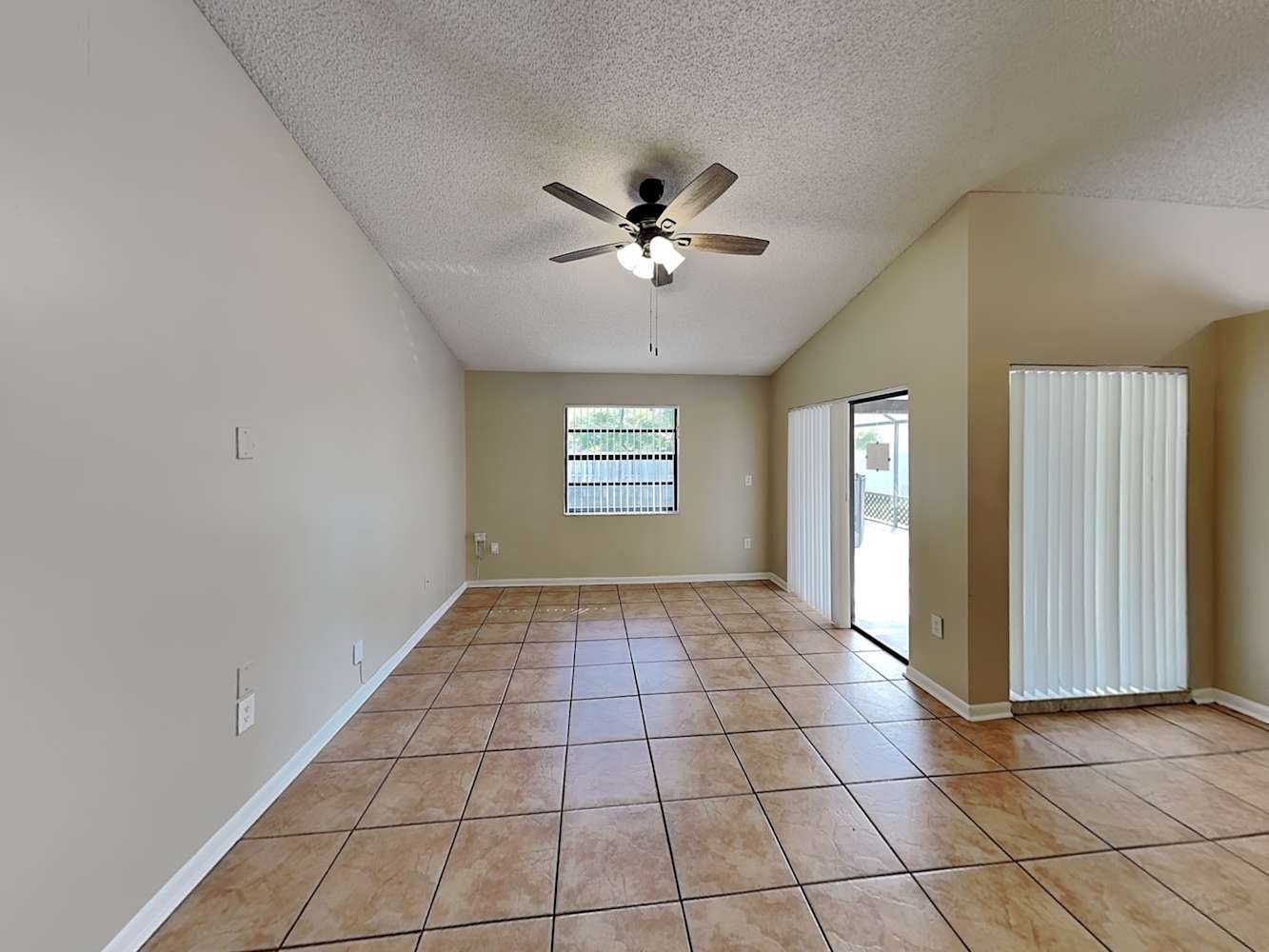 13960 Beechwood Ct photo 3