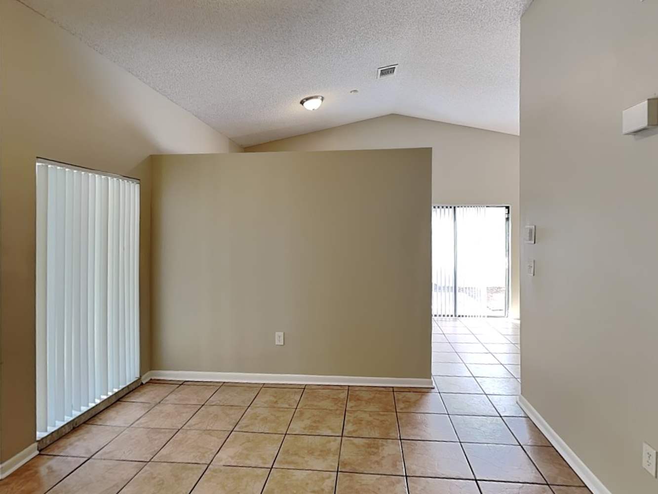 13960 Beechwood Ct photo 4