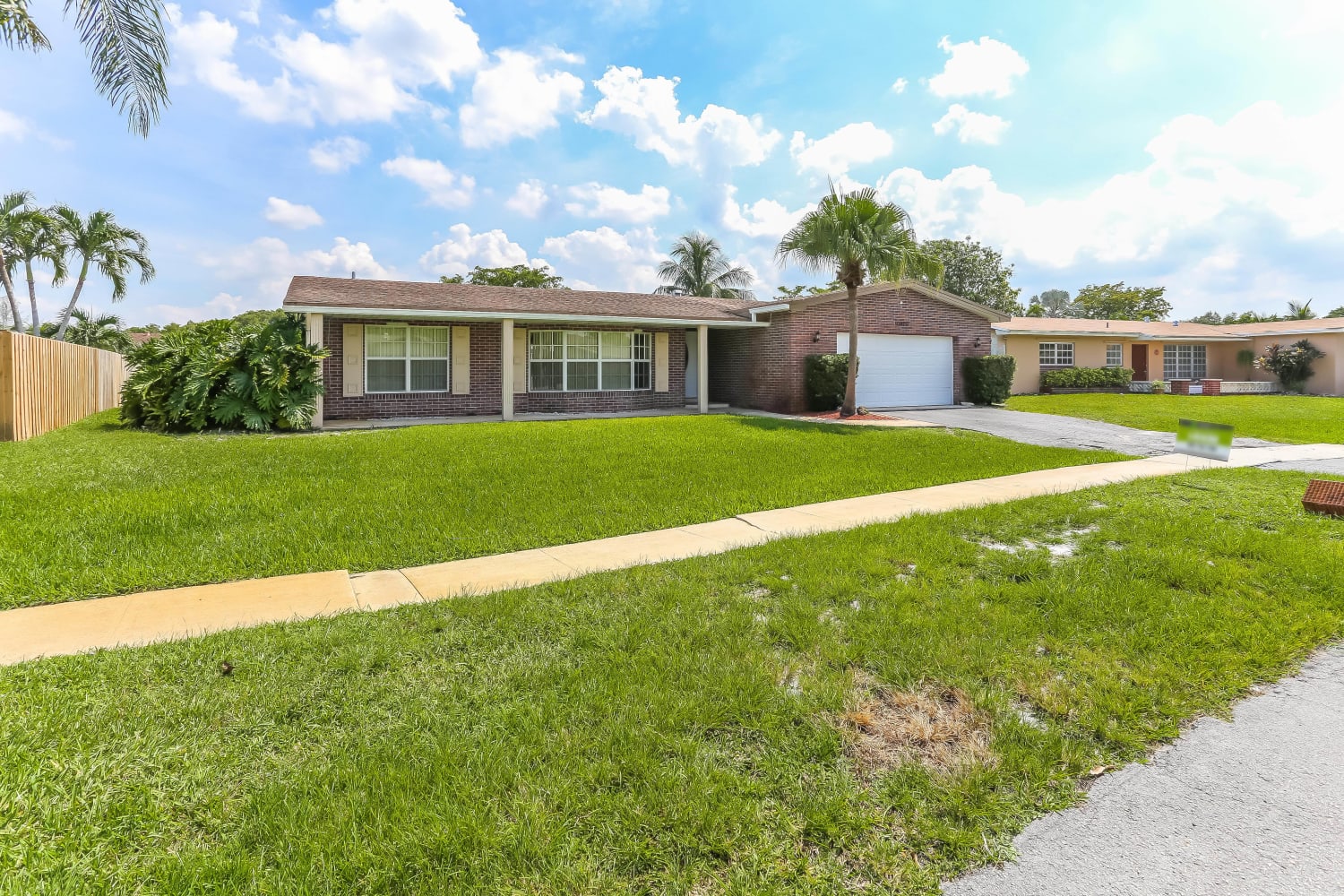 10900 NW 19th St photo 2