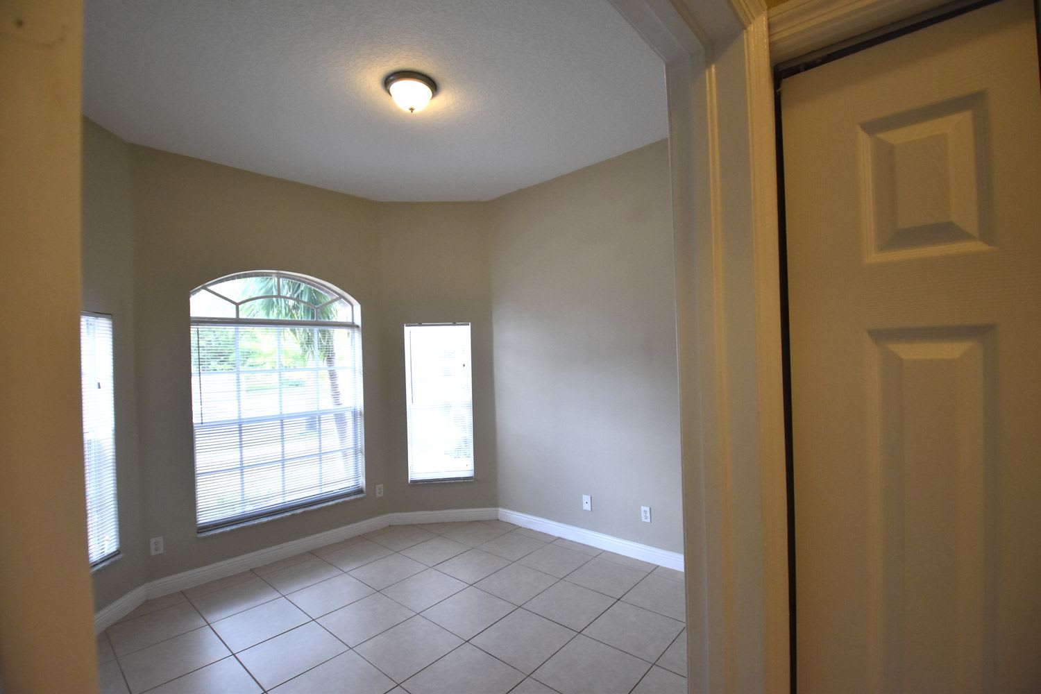 5221 SW 141st Ave photo 2