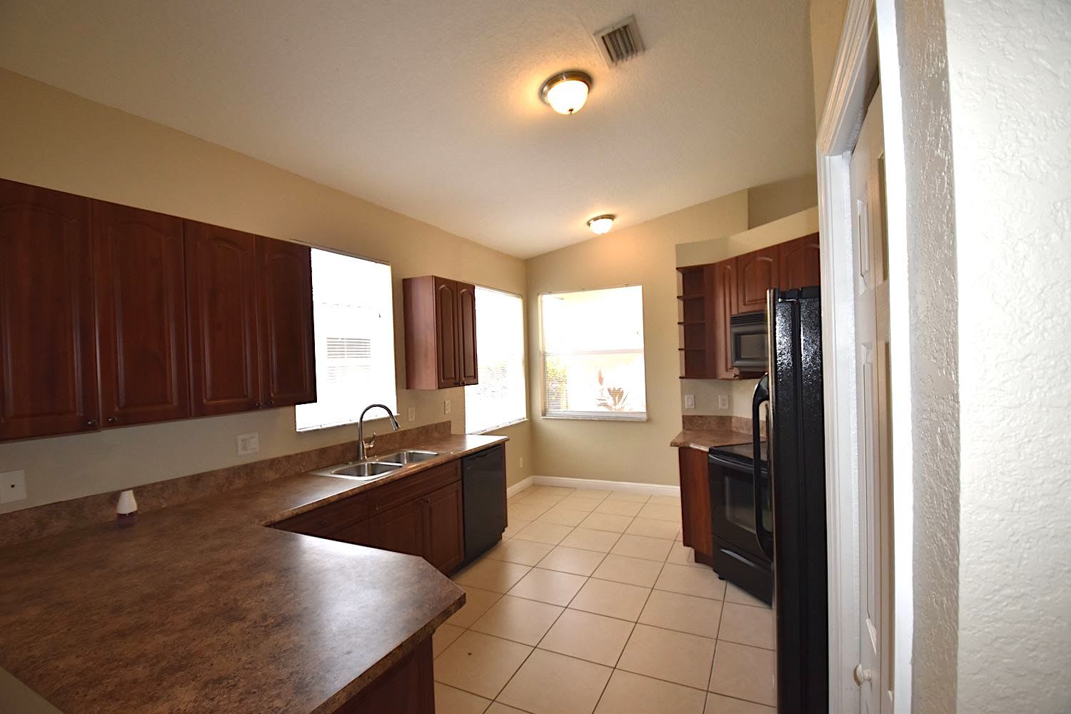 5221 SW 141st Ave photo 5