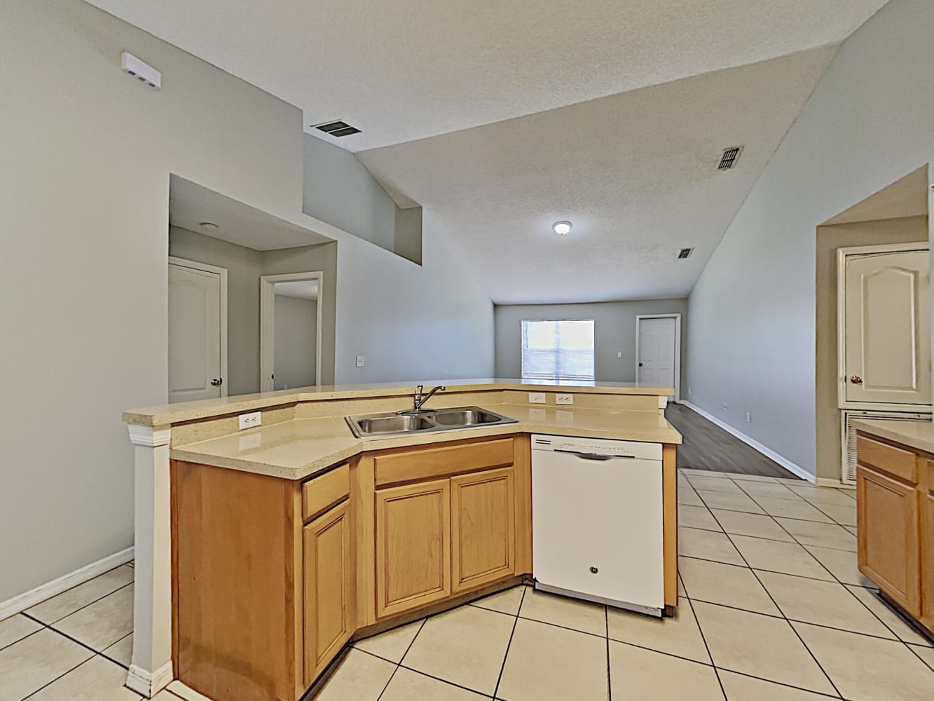 713 Pasteur Ln photo 5