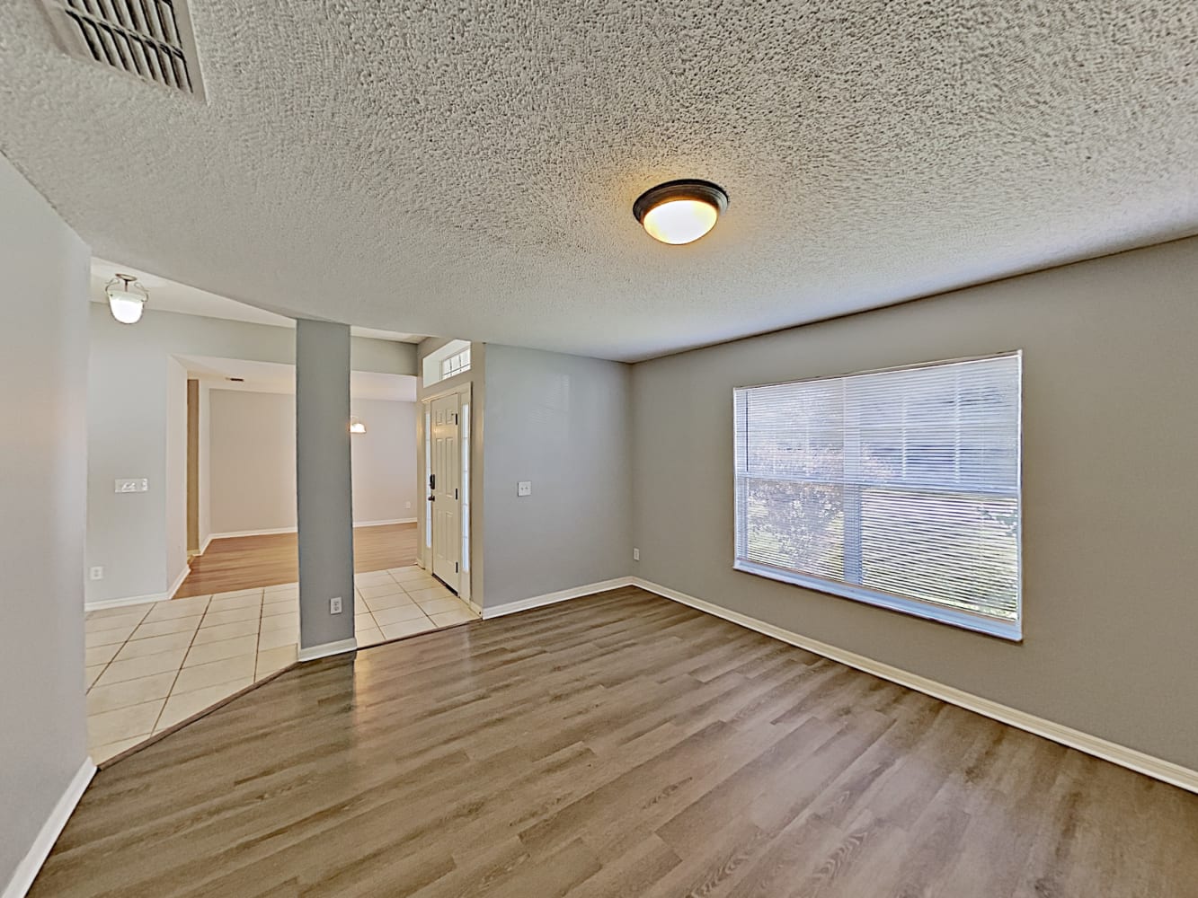713 Pasteur Ln photo 3