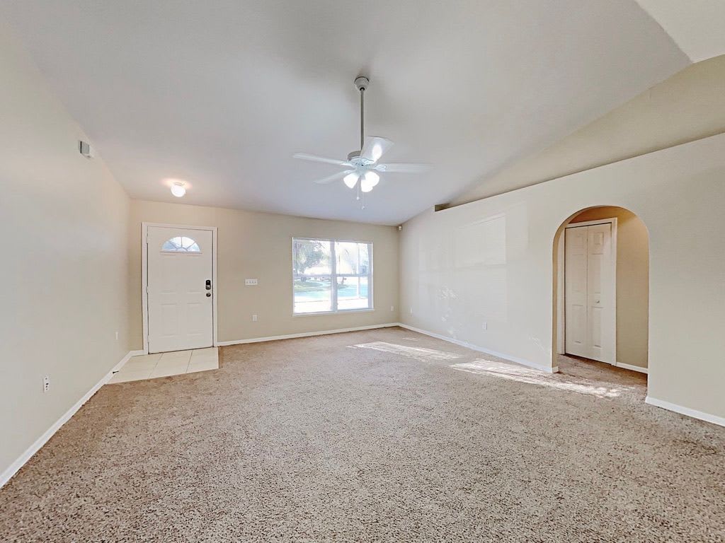 641 Stevelynn Cir photo 3