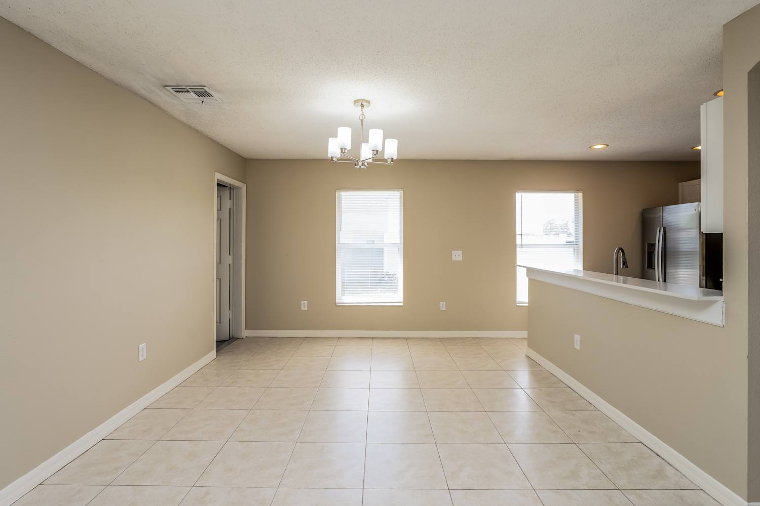 247 Southbridge Cir photo 4