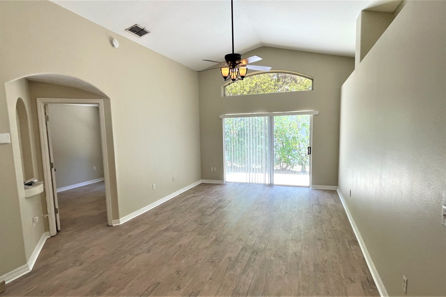 1434 Villa Hill Ct photo 4