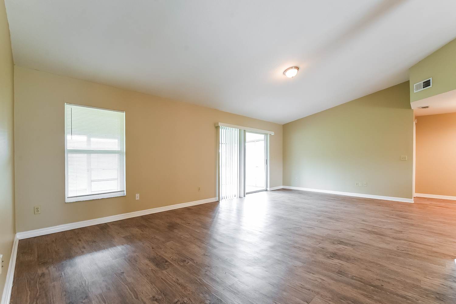 2800 W Covington Dr photo 4