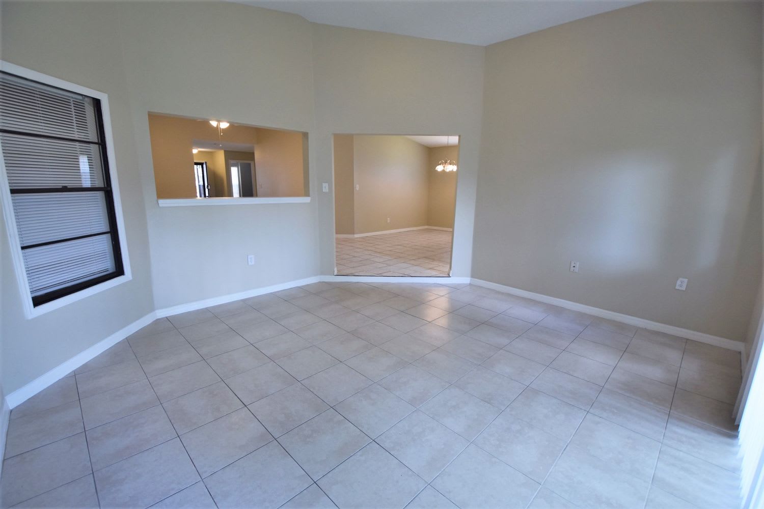 4220 Cloverleaf Pl photo 4
