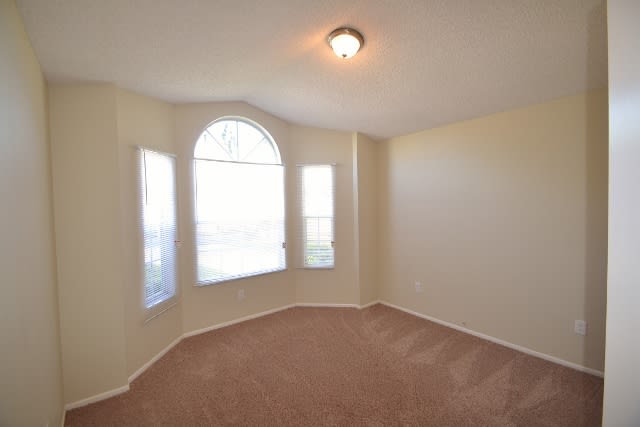 12535 Newfield Dr photo 4