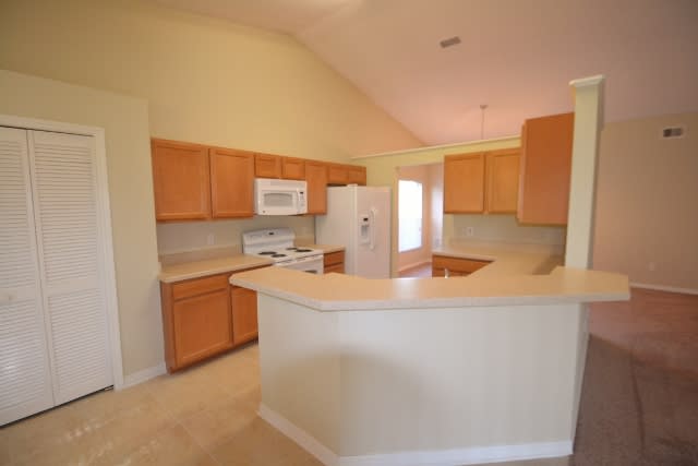 12535 Newfield Dr photo 3
