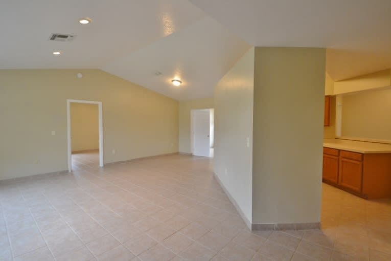 847 Mendoza Dr photo 3