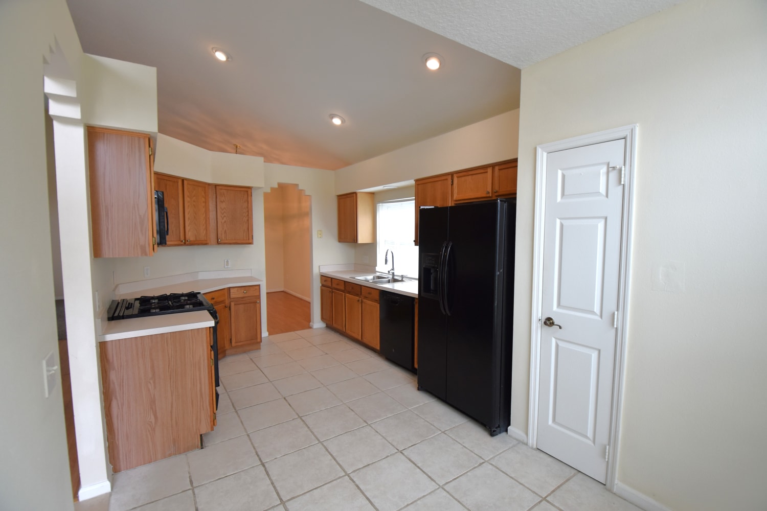 3419 Santa Monica Dr photo 5
