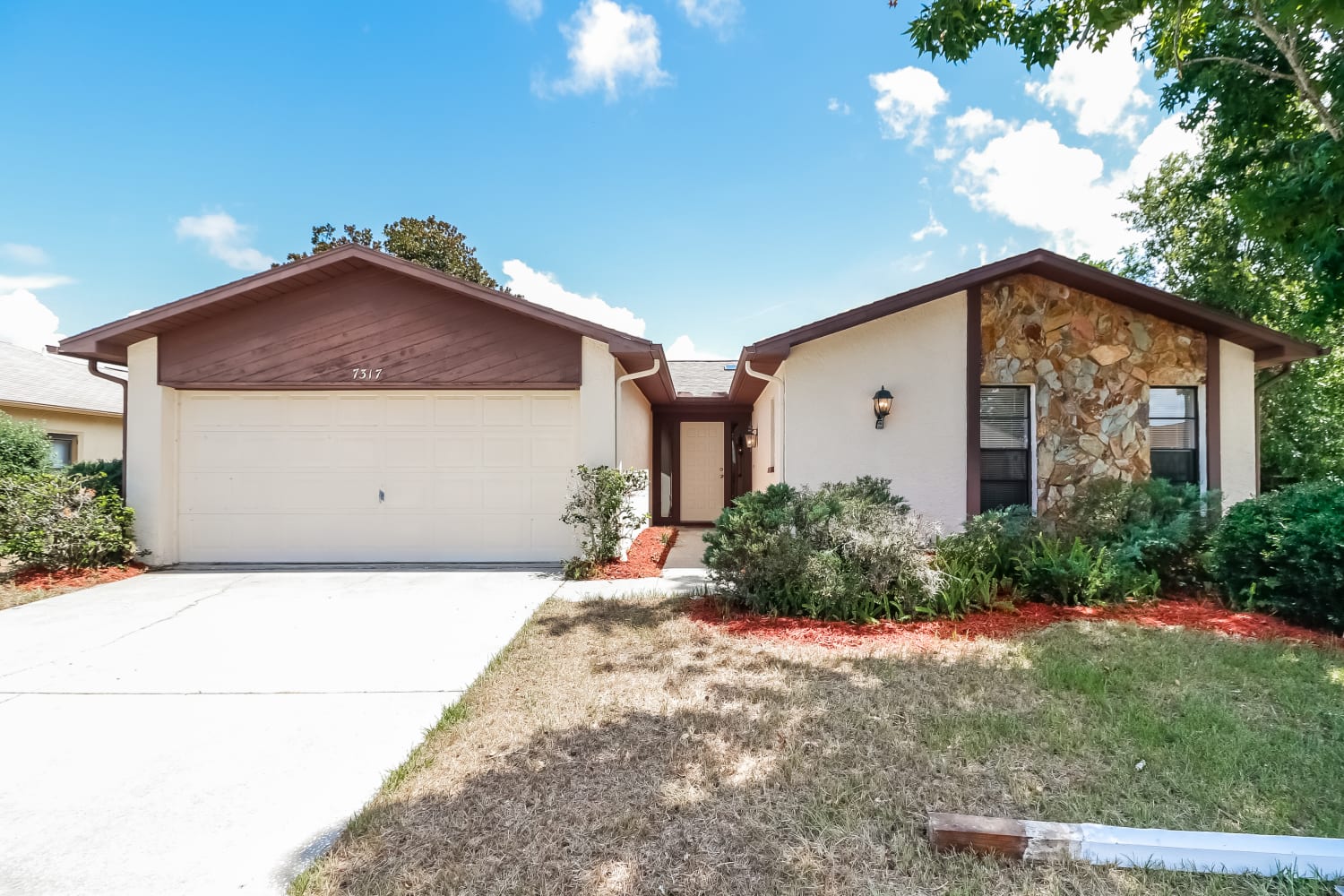 7317 Bramblewood Dr photo 2
