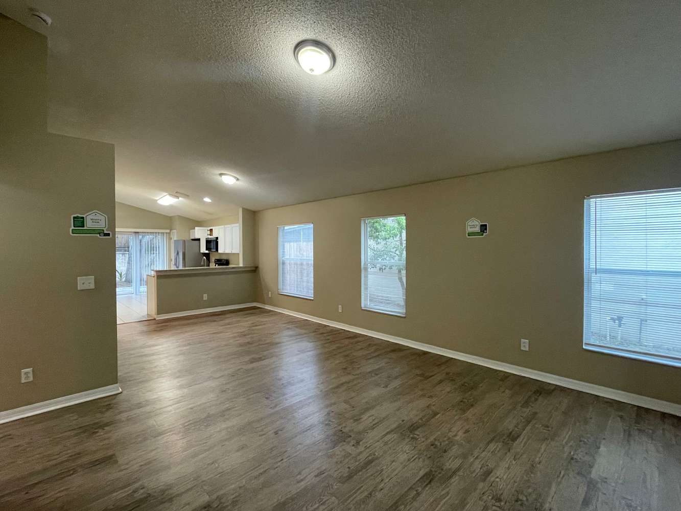 611 Cape Cod Cir photo 5