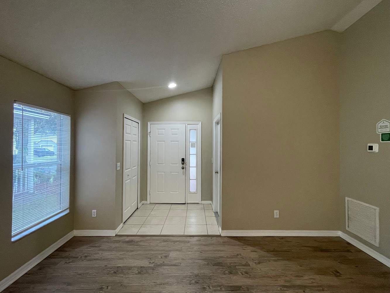 611 Cape Cod Cir photo 4