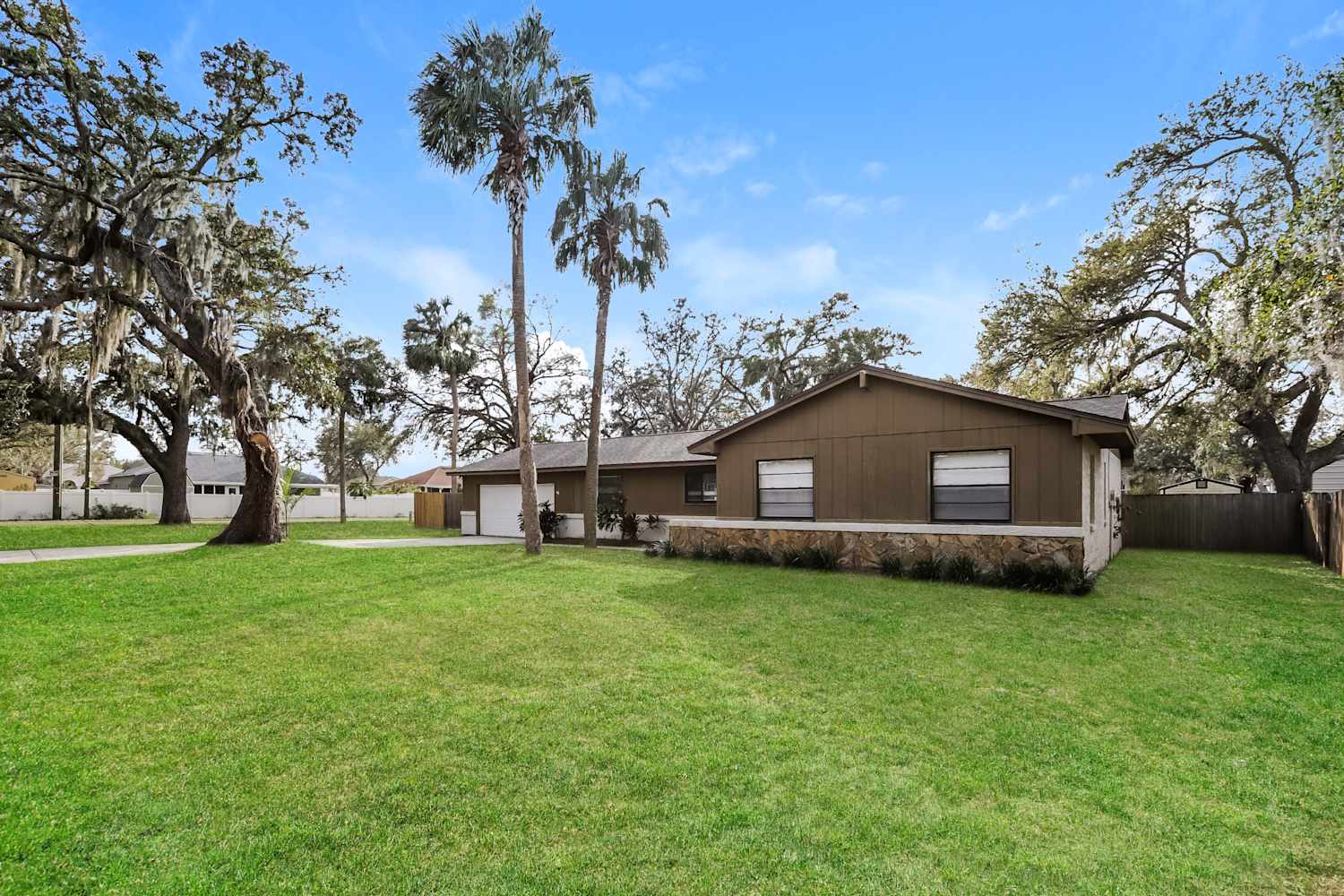 8502 Dee Cir photo 3