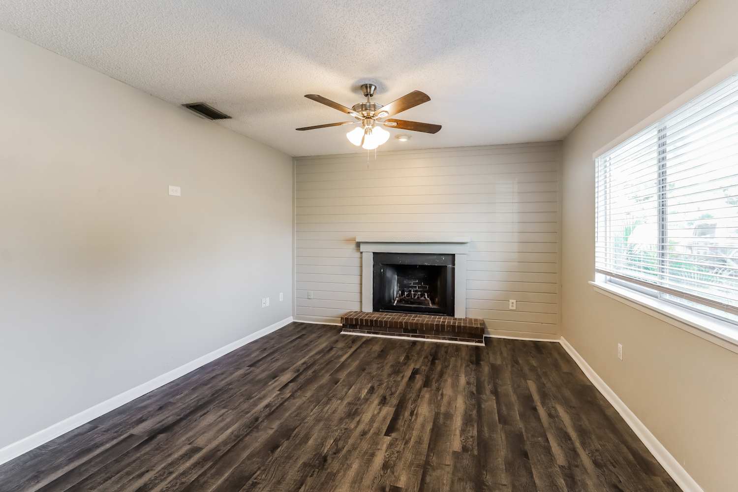 1306 Gulfview Woods Ln photo 5