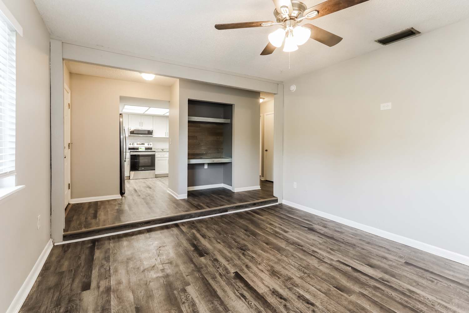 1306 Gulfview Woods Ln photo 3