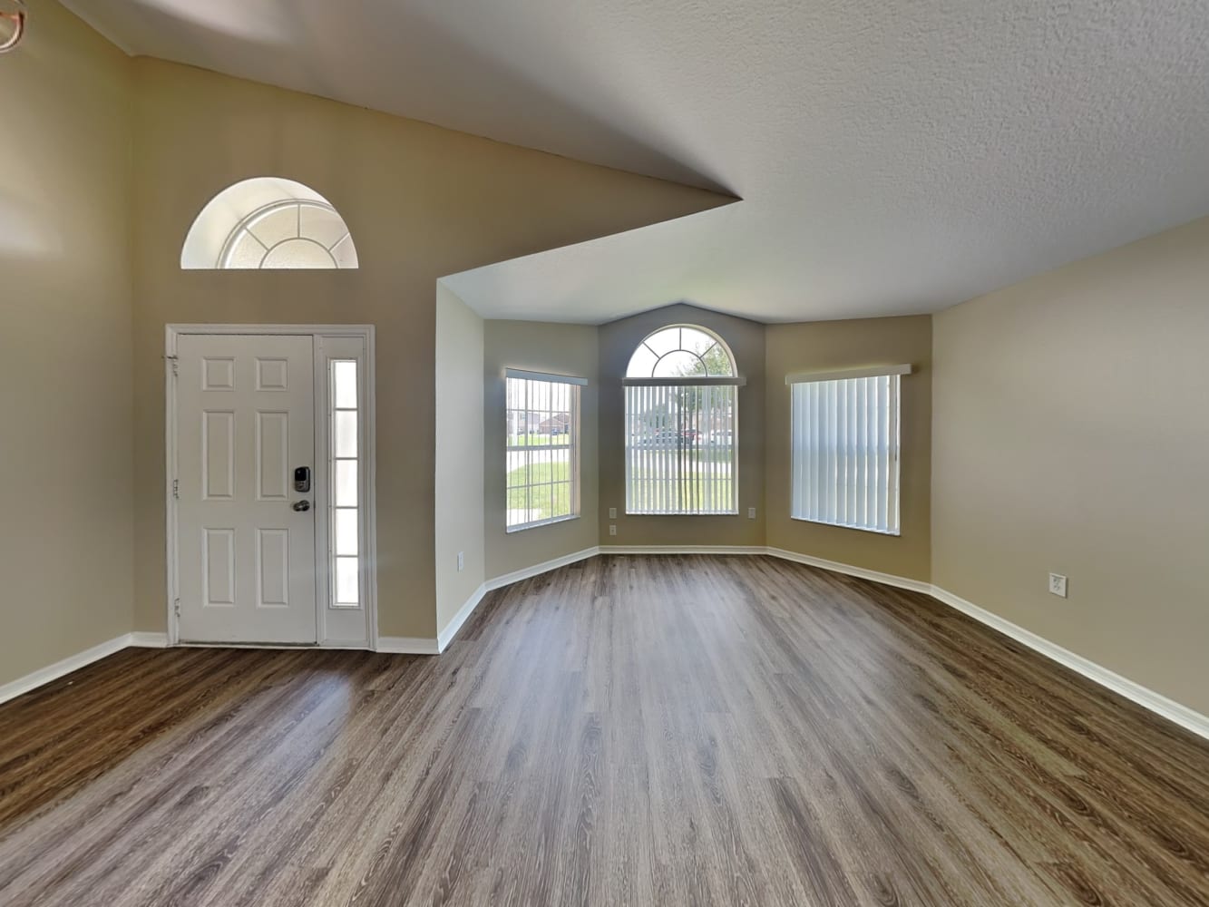 4124 Sophia Blvd photo 3
