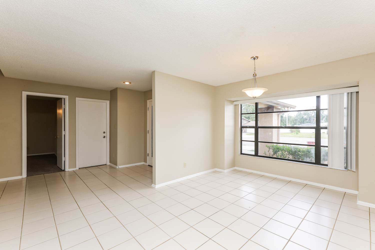1403 Live Oak Ct photo 5