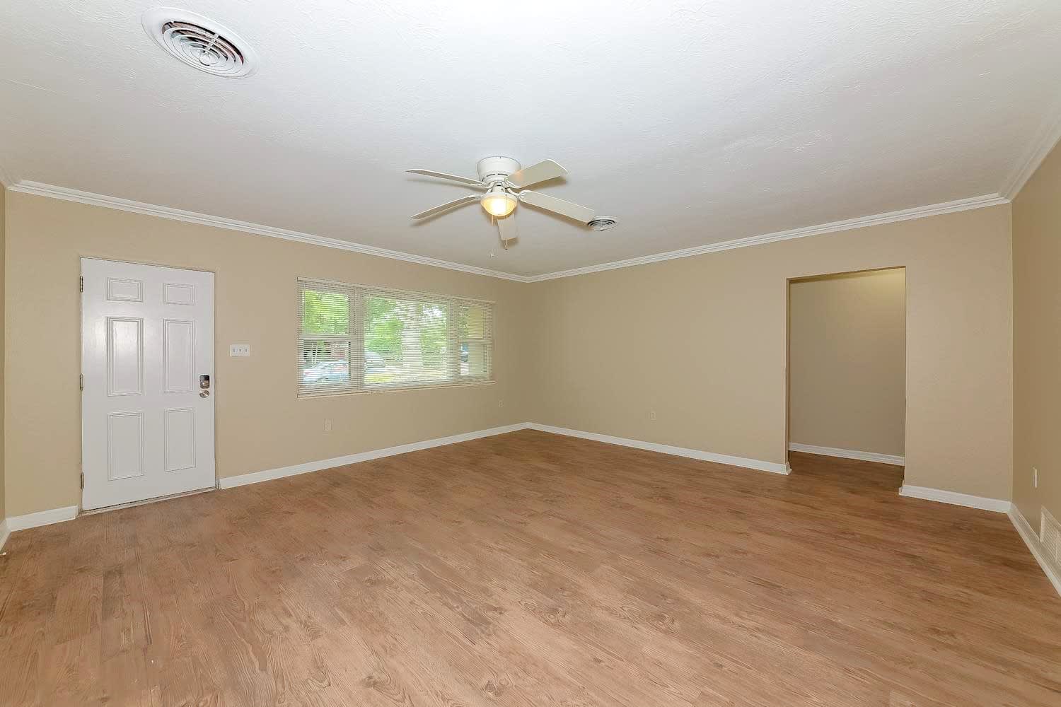 131 Adair Ave photo 3