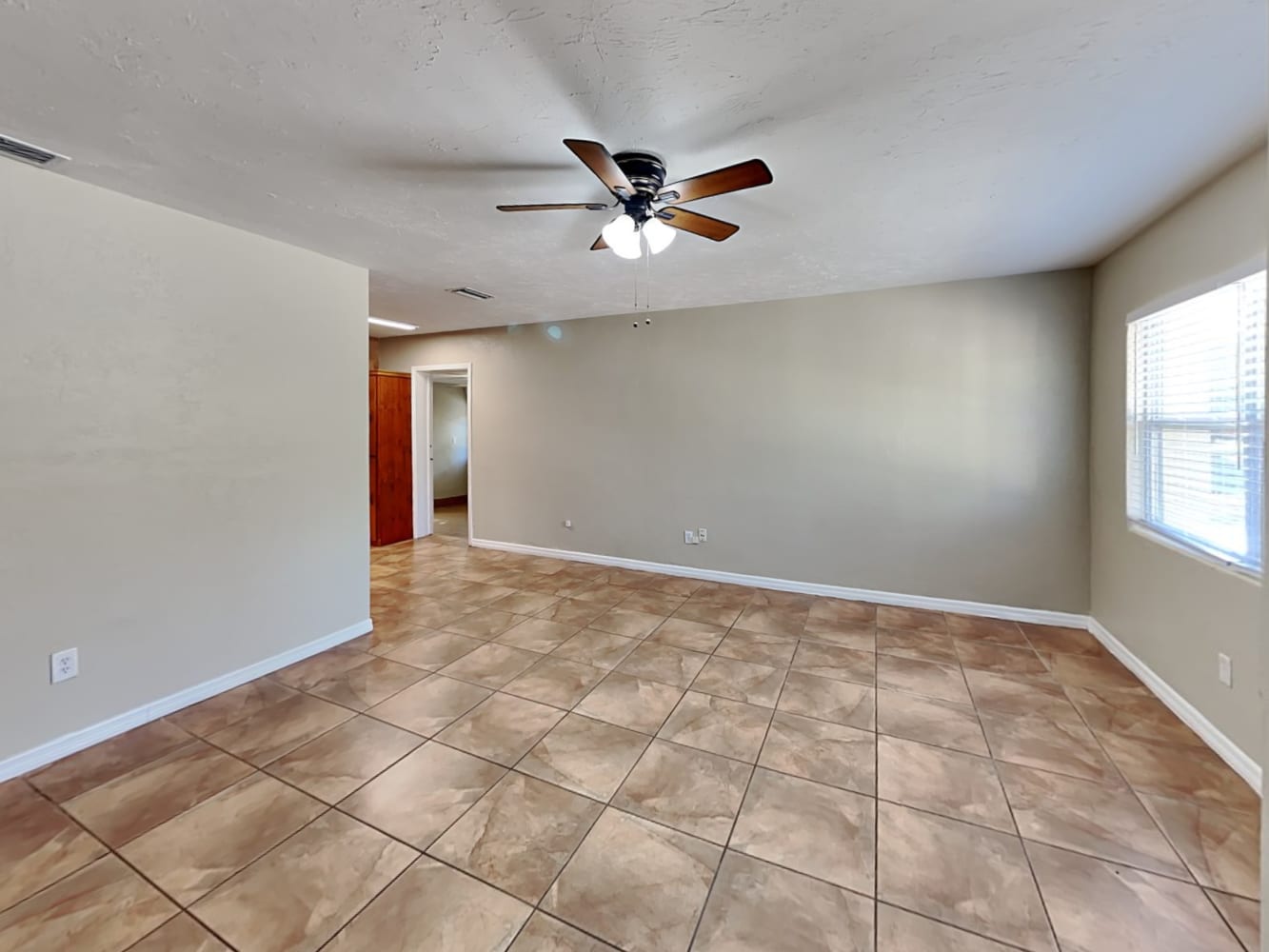 623 Palm Ave photo 5