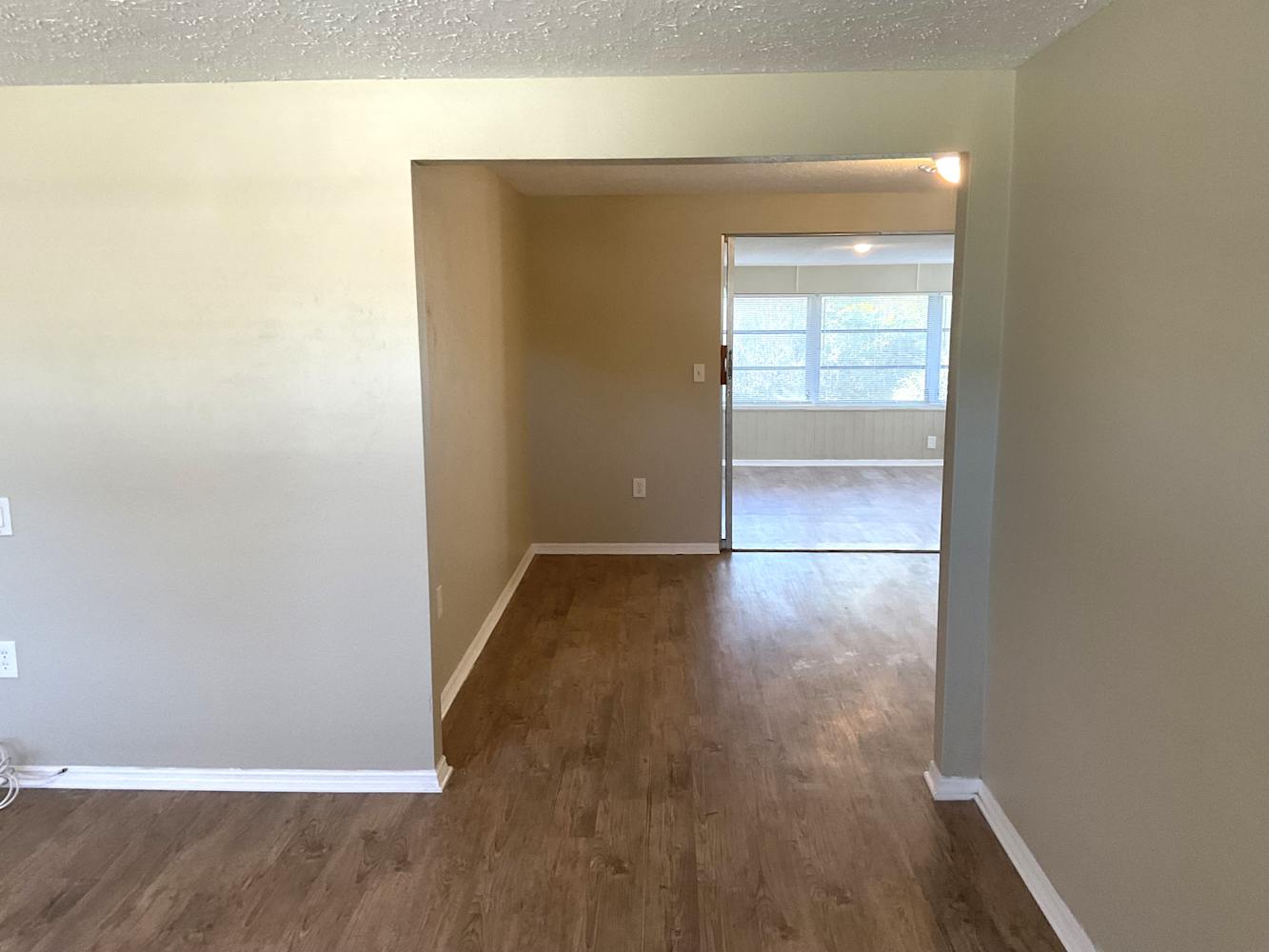 2824 Seaspray St photo 2