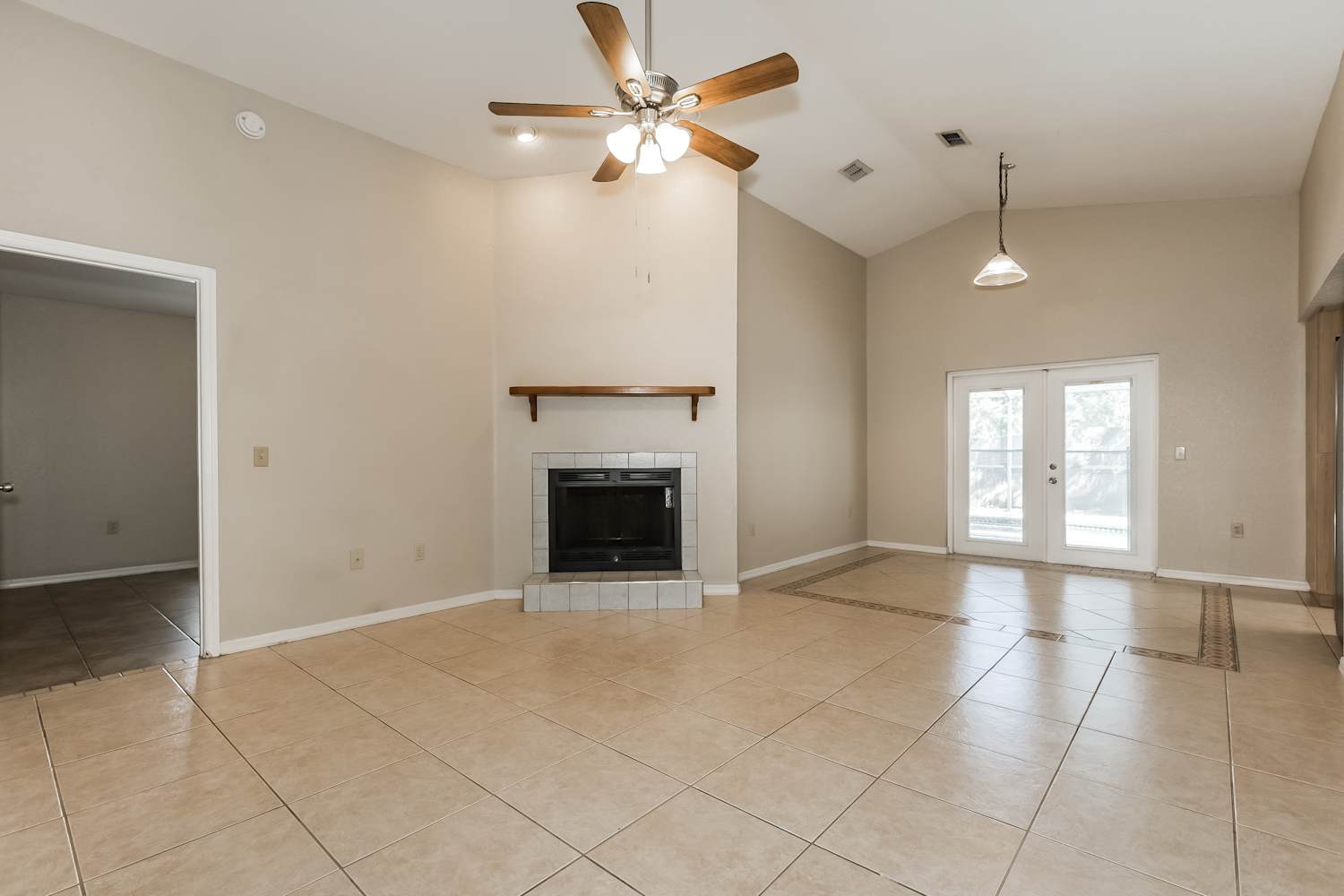 2920 Wilder Park Dr photo 5
