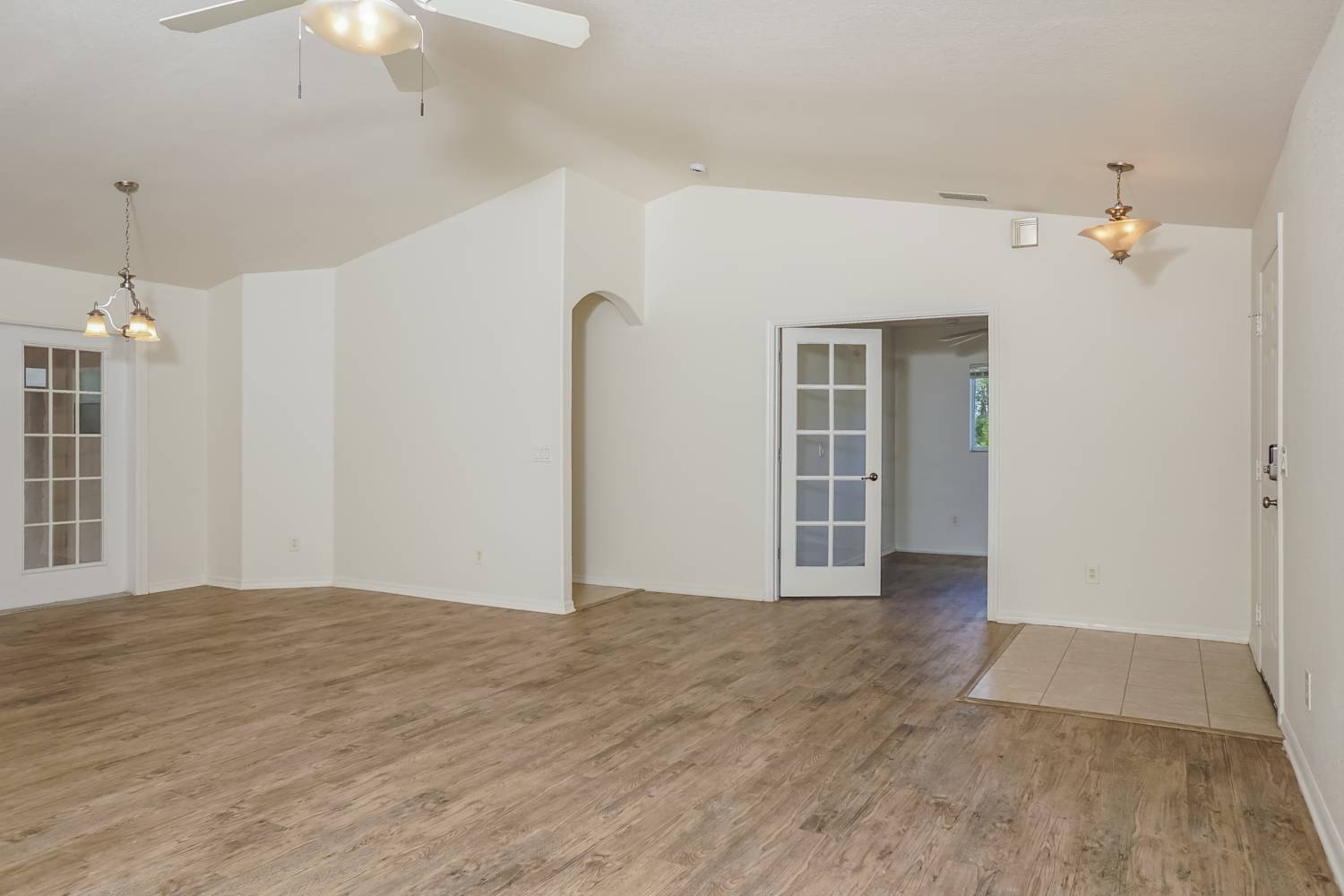 7699 McLues Ave photo 4