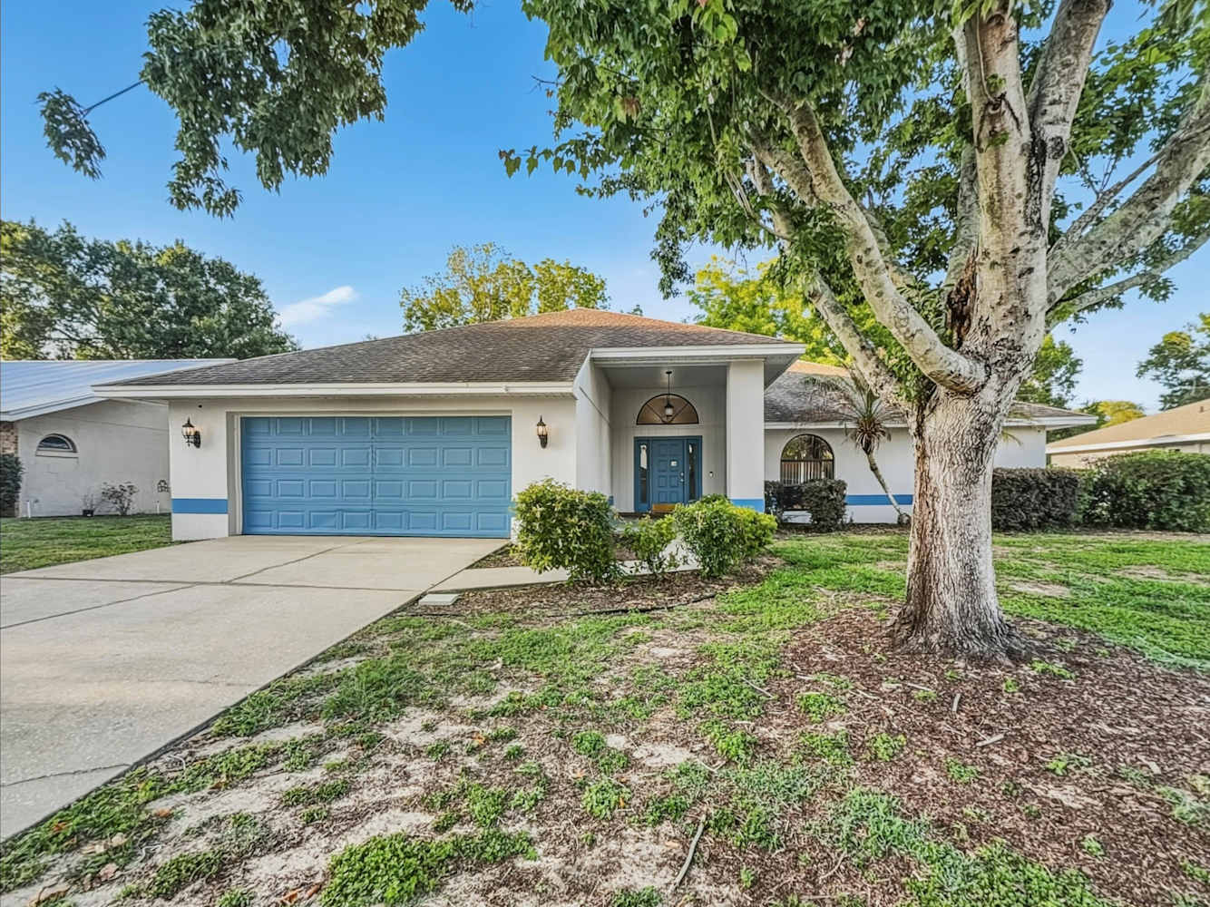 2112 Jonathan Ln photo 3