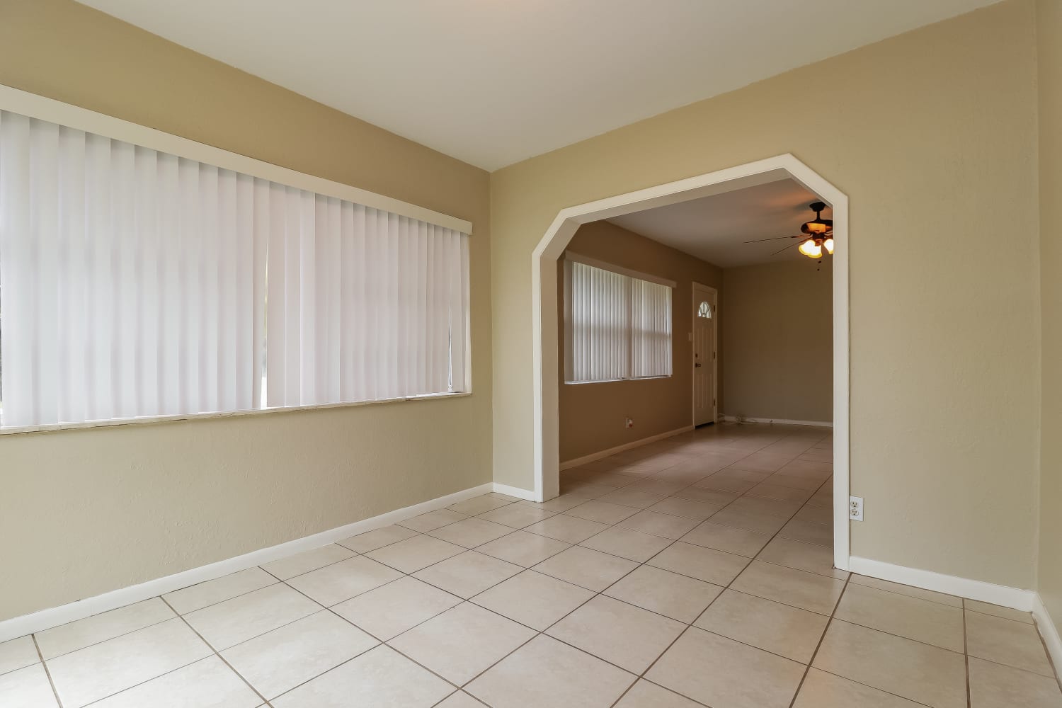 533 S Crest Ave photo 4