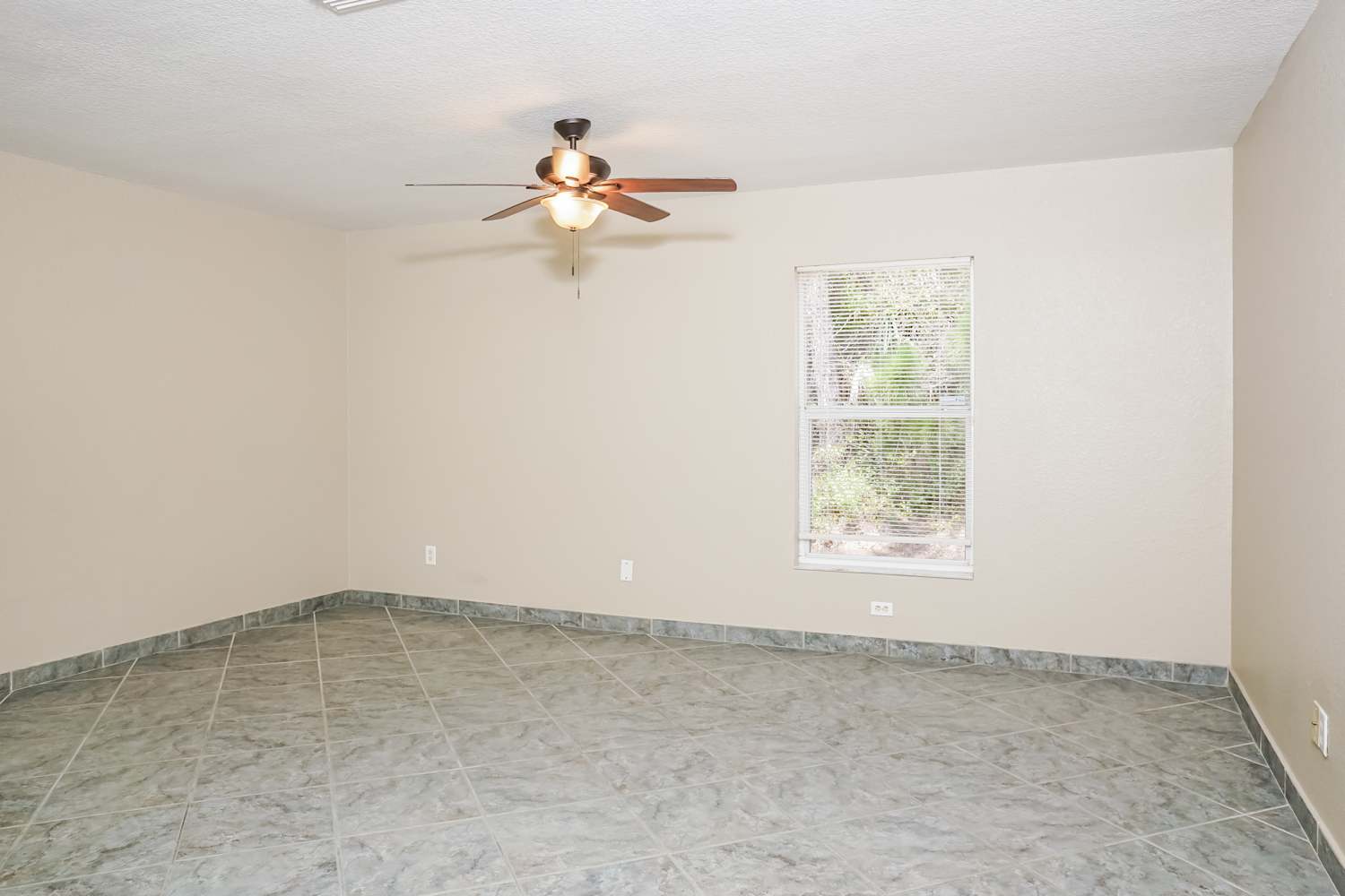 3002 Alesio Ave photo 4